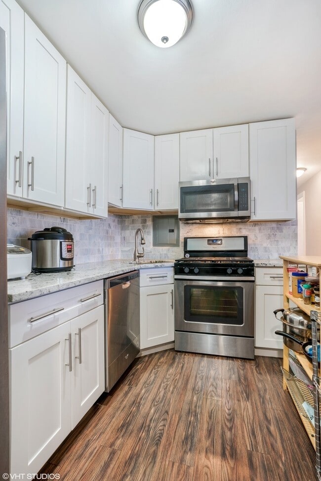 Photo - 1400 E 55th Pl Unidad 516S