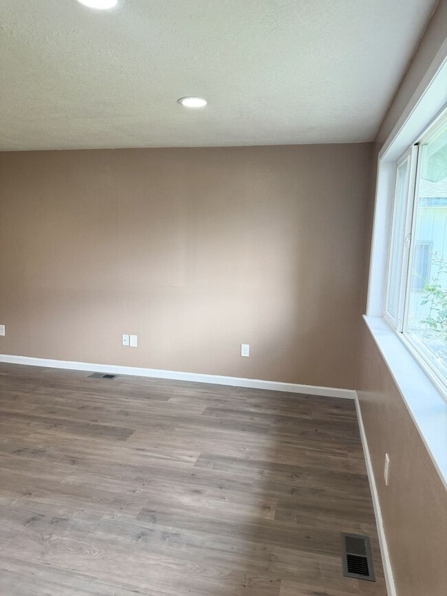 Photo - 3850 Grenada Way