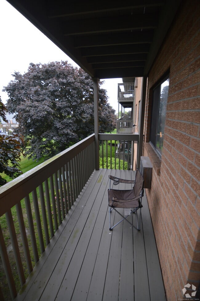 Building Photo - 1165 Stratford Rd Unit 203 Rental