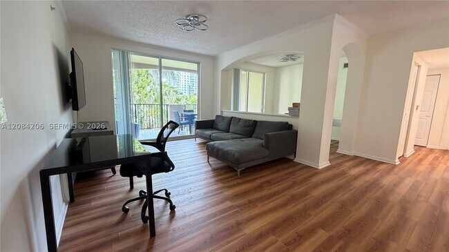 Building Photo - 17150 N Bay Rd Unit 2314