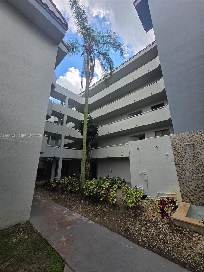Building Photo - 8205 SW 152nd Ave Unit F-207