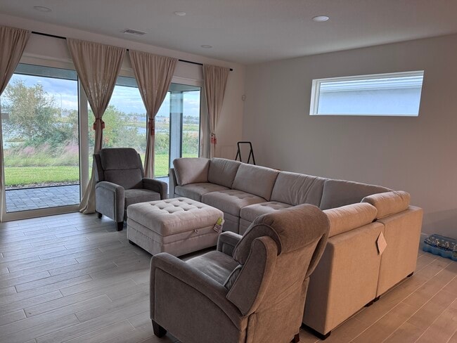 Photo - 1027 Waterline Ct