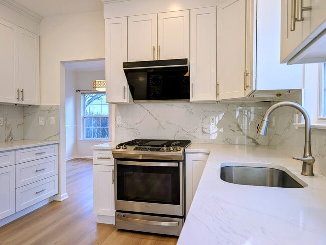 Photo - 111 Harvard Cir