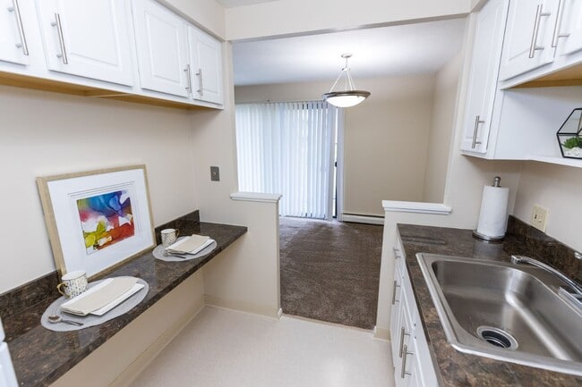 Photo - Randall Park Apartments