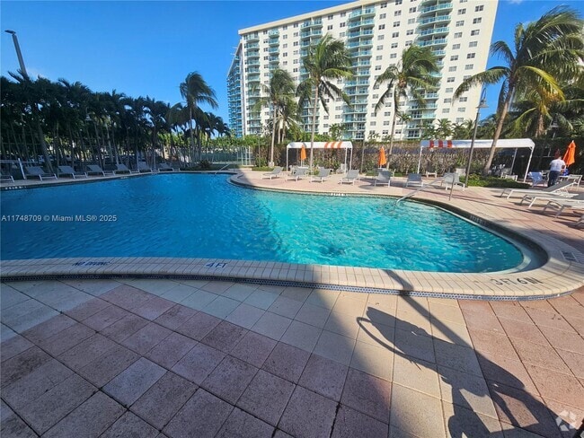 Building Photo - 19380 Collins Ave Unit 706 Rental