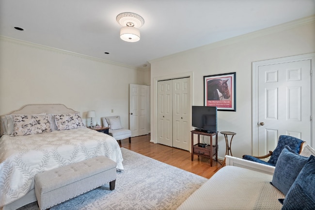 Photo - 2707 Abbott Martin Rd