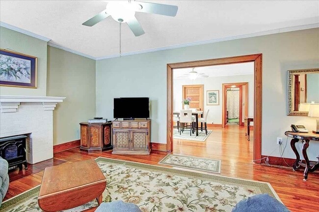 Living Area 1 - 137 E Court St Unit 4