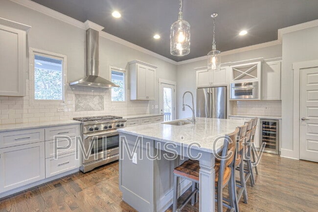 1537B Battlefield Dr