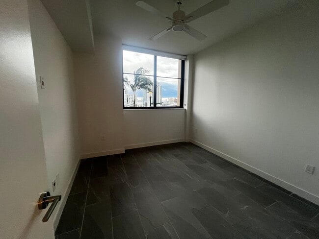 133 NE 24th St Unit C2