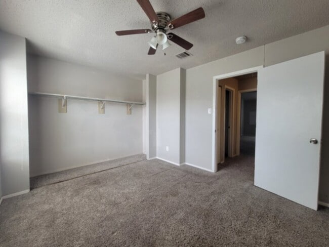 Photo - 2 BEDROOM TOWNHOME IN DALLAS****