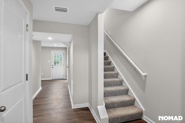 Photo - 611 Yellow Bill Ln