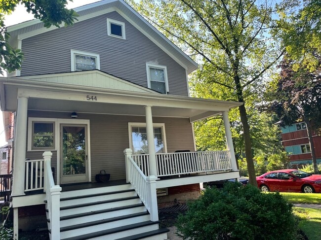 Building Photo - 544 Lyman Ave Rental