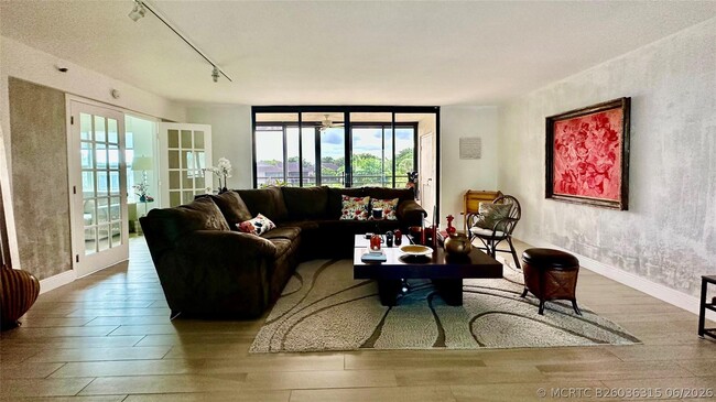 Photo - 7582 Regency Lake Dr