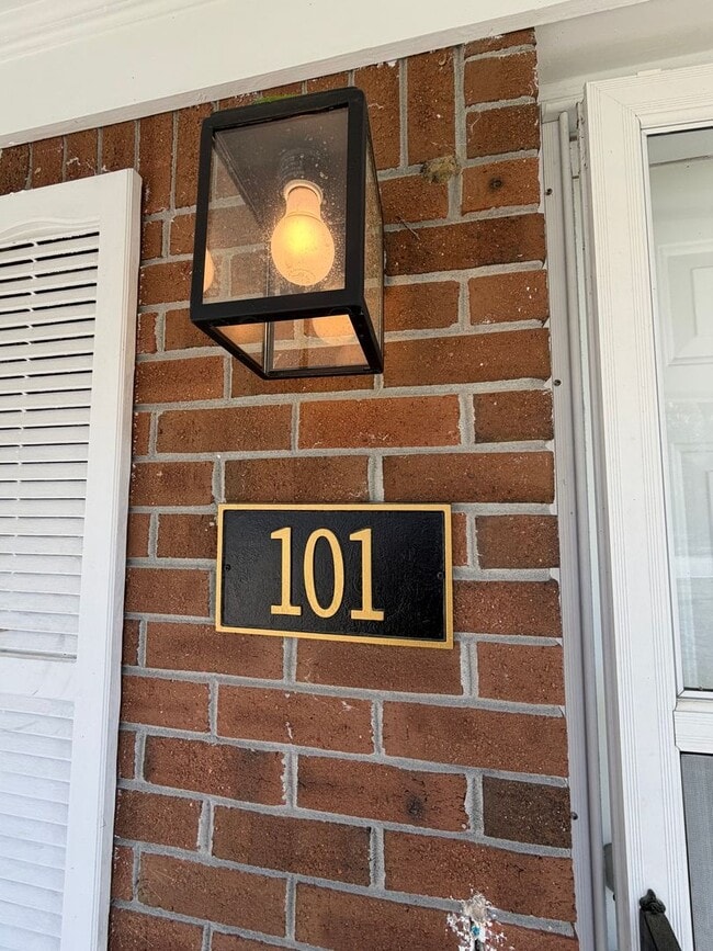 Photo - Charming 1,025 sq ft single-family home offering 3 bedrooms and 2 full bathrooms—perfect for comf...