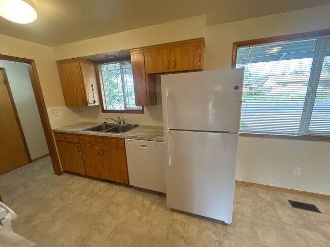 Photo - Beautiful 3 Bedroom 1 1/2 Bath with Huge Fenced Backyard! Tour Today!