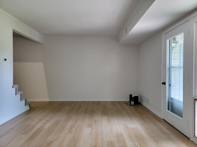 Photo - 541 Cloverbrook Dr