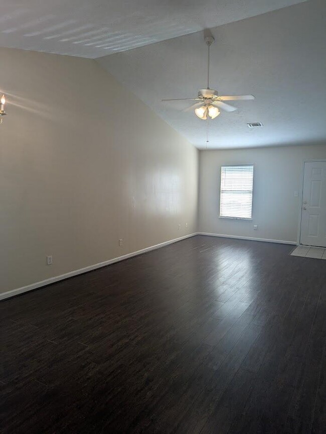 Photo - 708 Creekside Dr