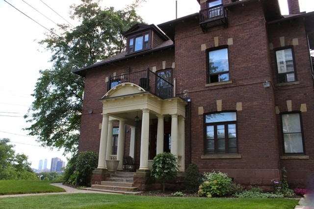 Building Photo - 646 Broadview Av