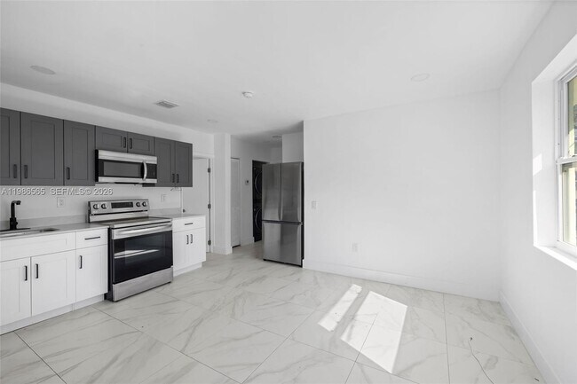 Photo - 1445 NW 34th St