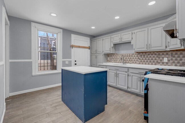 Photo - 555 Jefferson Ave Unidad 1