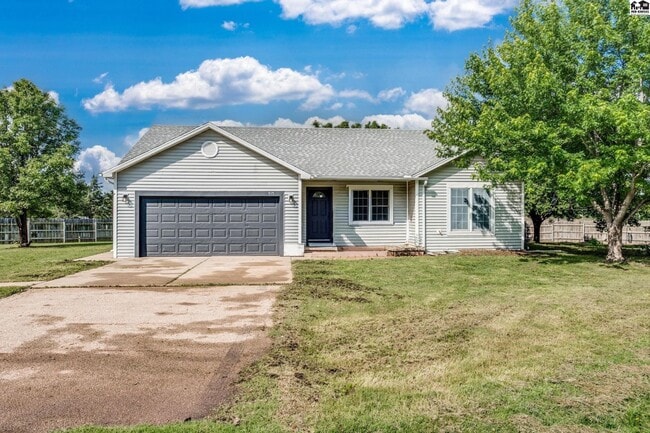 Building Photo - 915 Wheatland Dr Rental