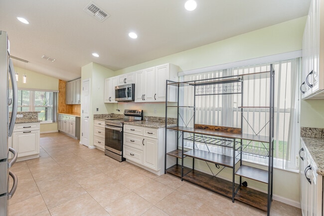 Photo - 1322 Dittmer Cir SE