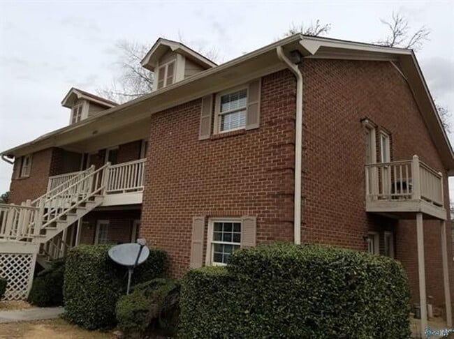 Building Photo - 6218 Robinhood Ln NW Unit C