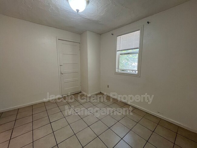 Photo - 1298 Idaho Ave