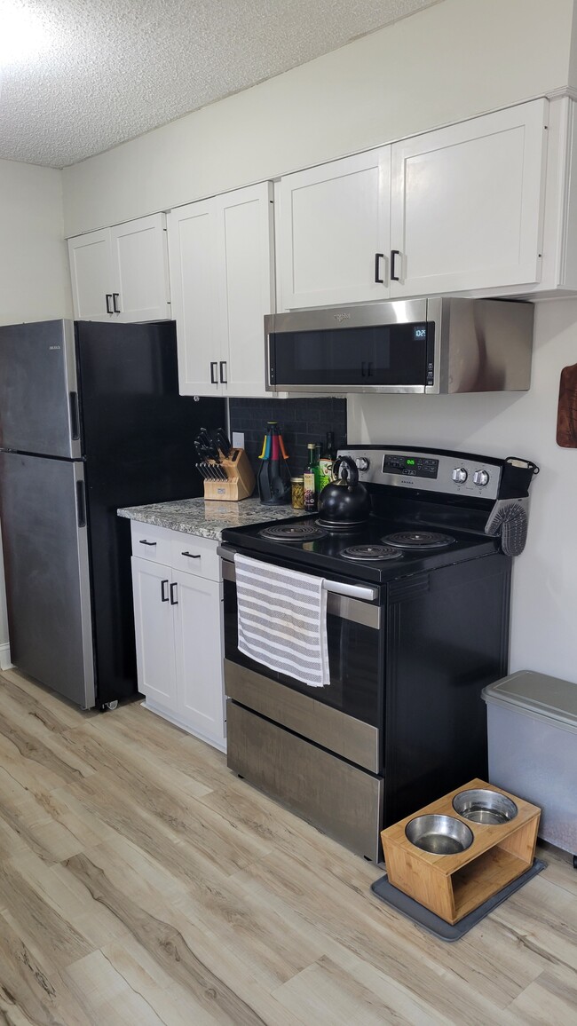 Photo - 3831 3rd St NW