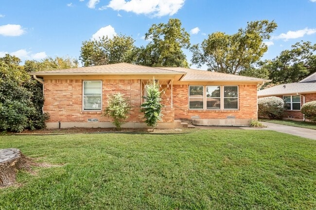 Photo - 1830 Viewcrest Dr