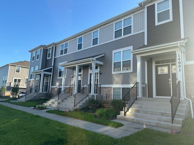 Building Photo - 14945 S McCarthy Cir