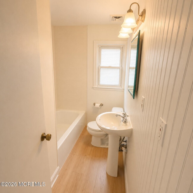 Photo - 155 Highland Blvd