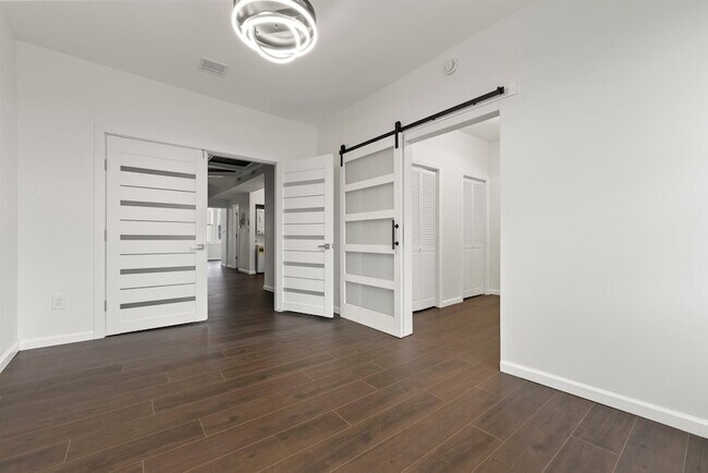 Photo - 51 Wegman Pkwy Unit 2
