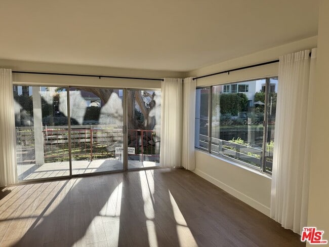 Photo - 2300 Grand Canal