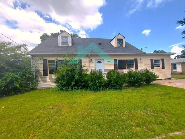 Spacious 5-Bedroom Home with Garden Oasis ... - Spacious 5-Bedroom Home with Garden Oasis ...
