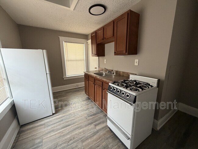 Photo - 355 Broadway