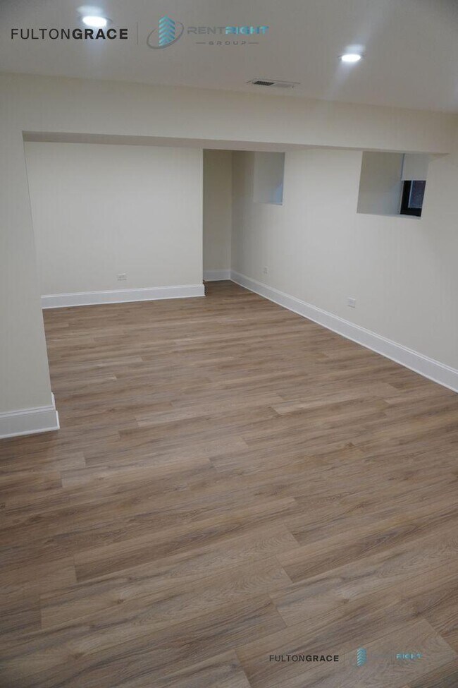 Photo - 5 bedroom in Chicago IL 60625 Unidad 1