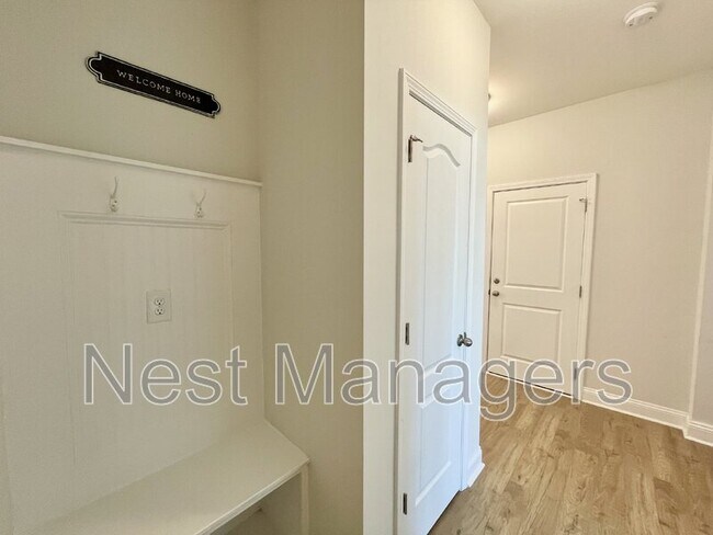 Photo - 279 Cromwell Ct