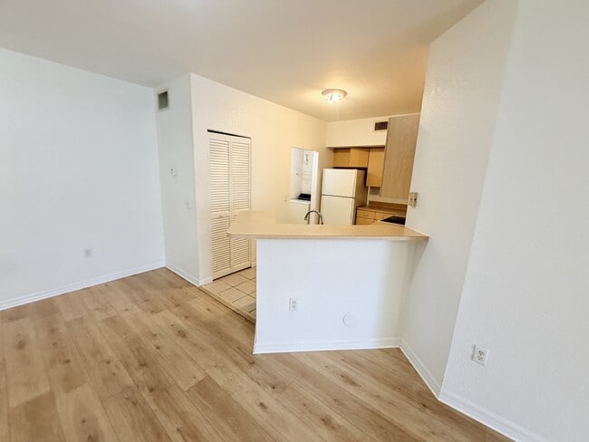 Photo - 1302 Belmont Ln