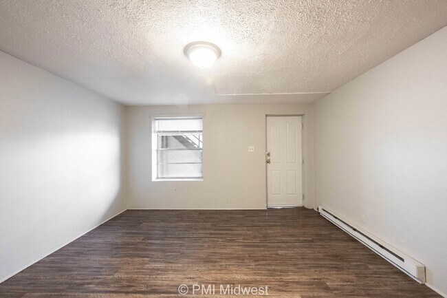 Photo - "Cozy 1-Bedroom Gem in Avon – Perfectly Sized at 600 Sq Ft!" Unidad 4