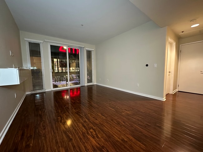 Building Photo - 250 N 1st St Unit 413