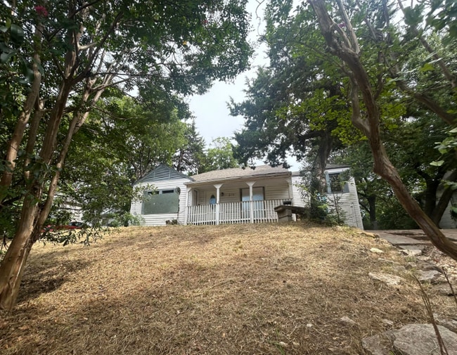 Photo - 314 W Clarendon Dr