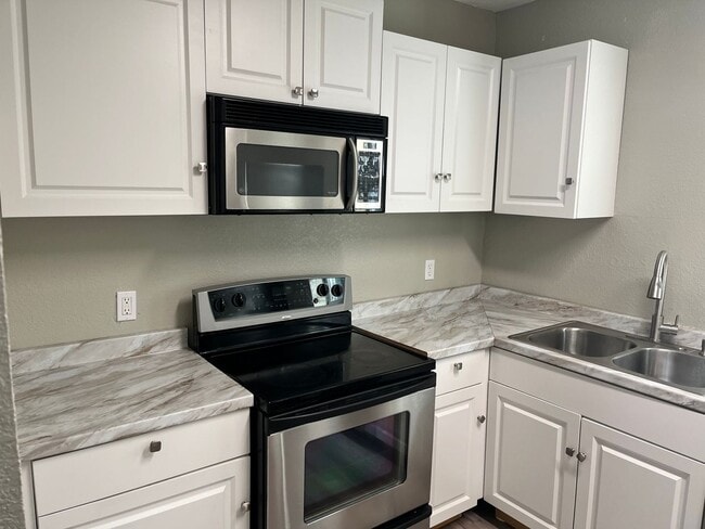 Photo - 701 Tropic St Unit B