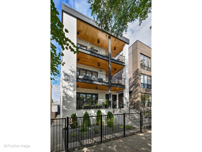 Photo - 1752 W Huron St Unit 2