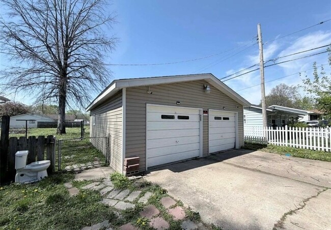 Photo - 111 Miskell Blvd