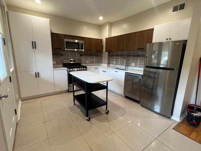 Building Photo - 1844 N Humboldt Blvd Unit 2