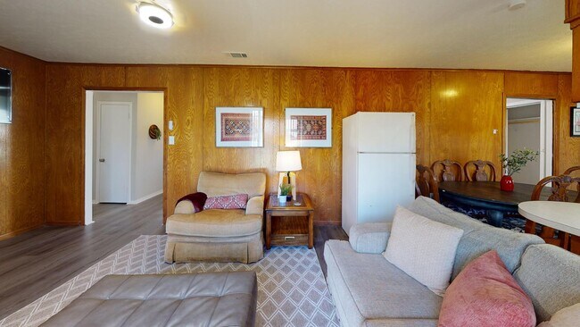 4106 Skyline Dr
