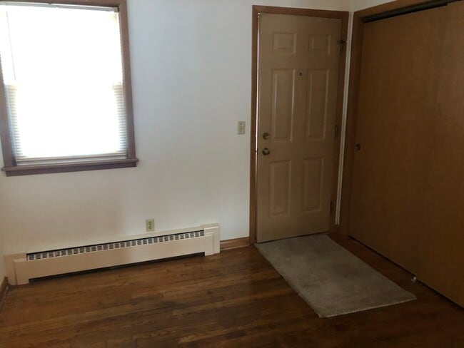 Photo - 1026 W Badger Rd Unit # 2