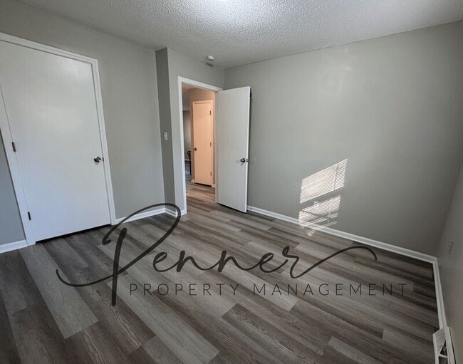 Photo - 213 S Willow Ave