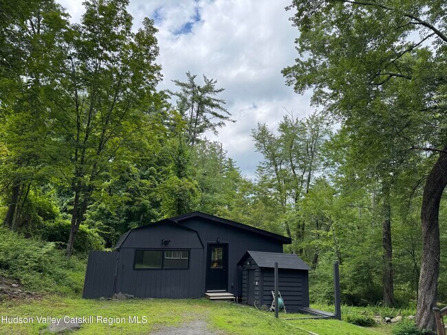 Photo - 18 Country Club Ln